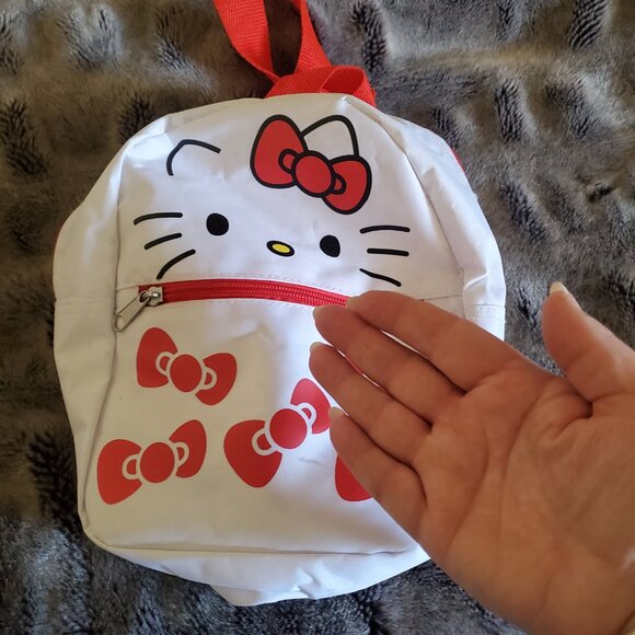 Mini hello kitty backpack - Picture 2 of 4